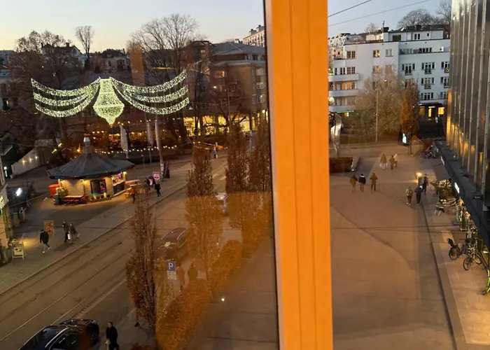 Center Close To Kings Palace