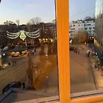Center Close To Kings Palace